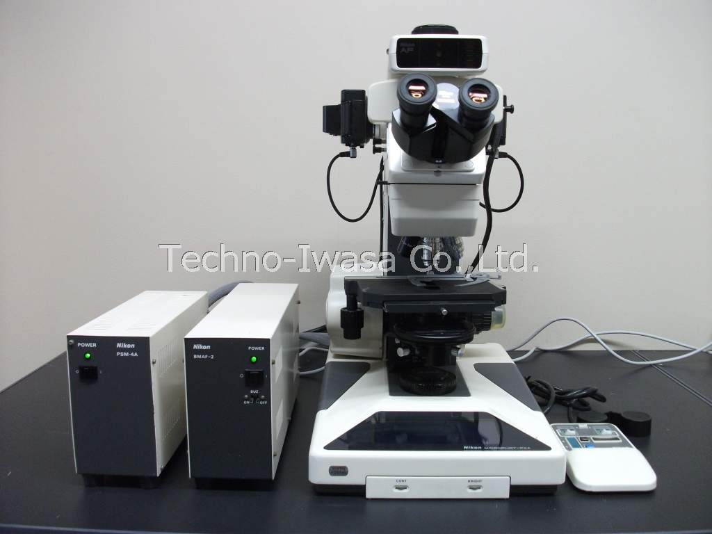 ���\����������