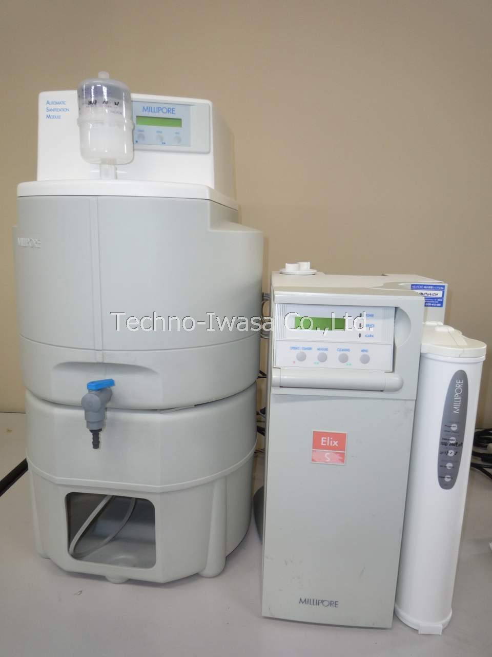 �����������u