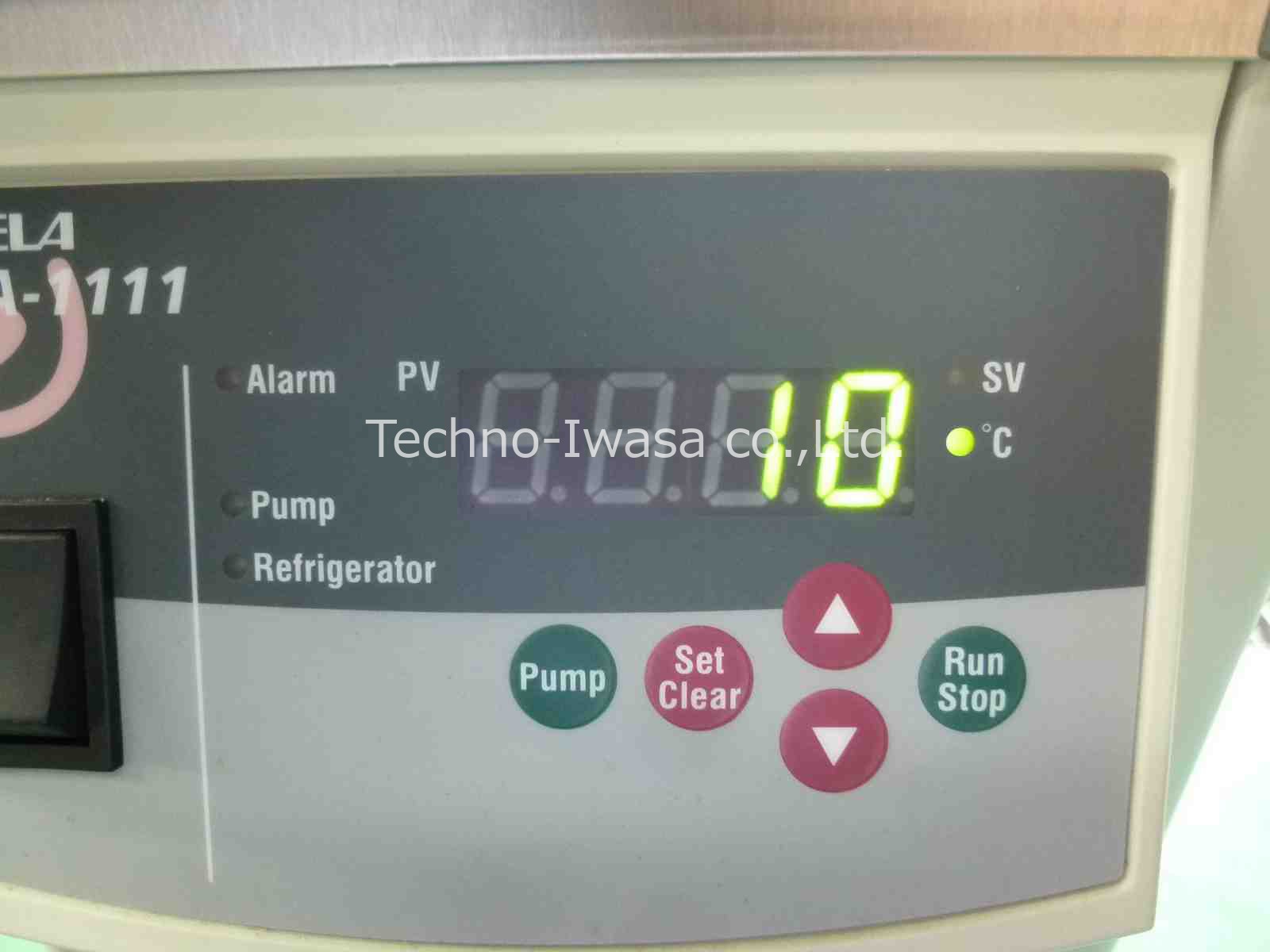 ��p���z���u