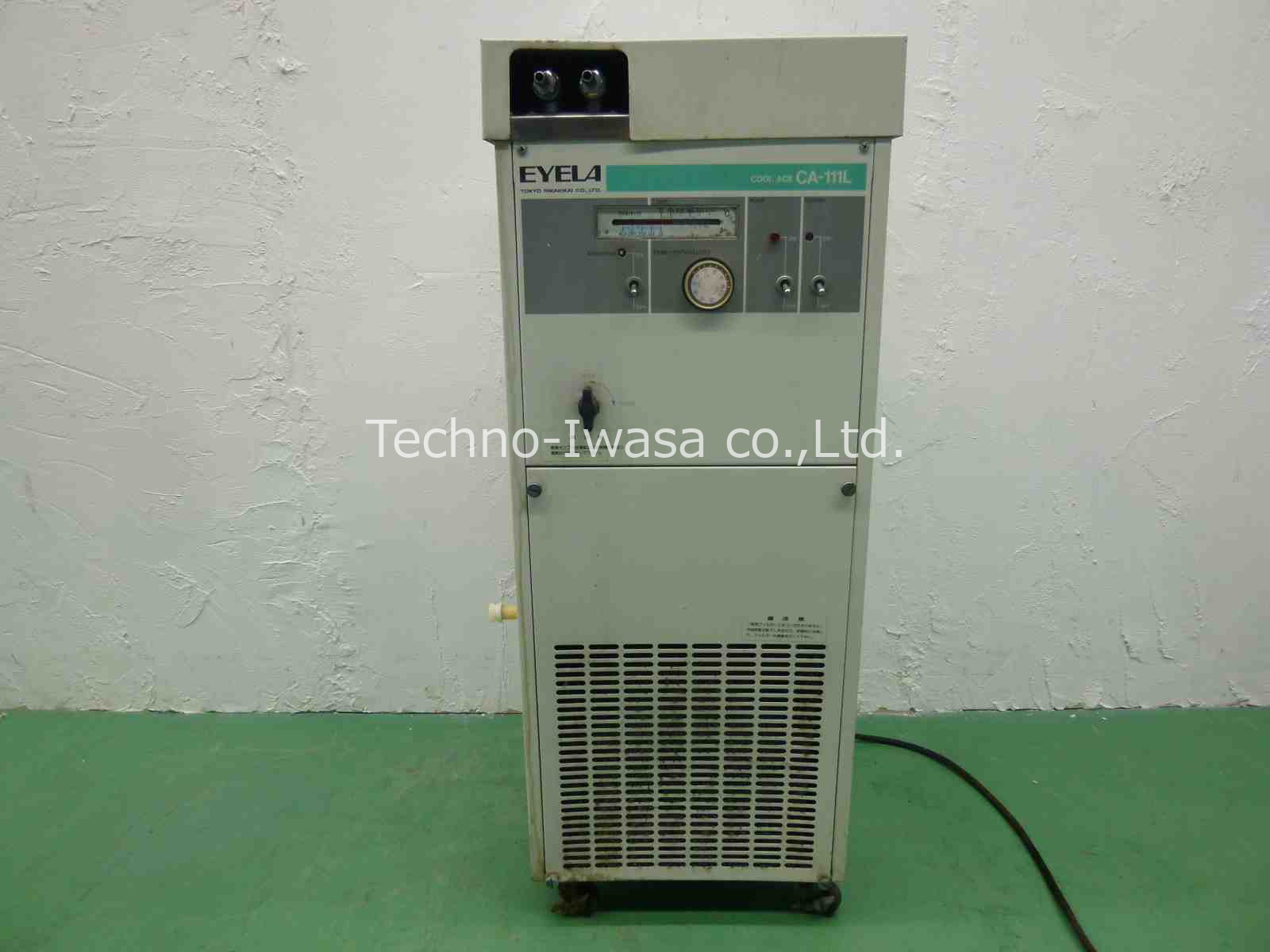 ��p���z���u