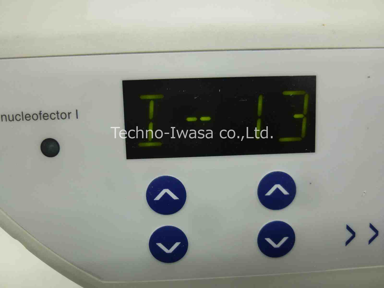 ��`�q��������