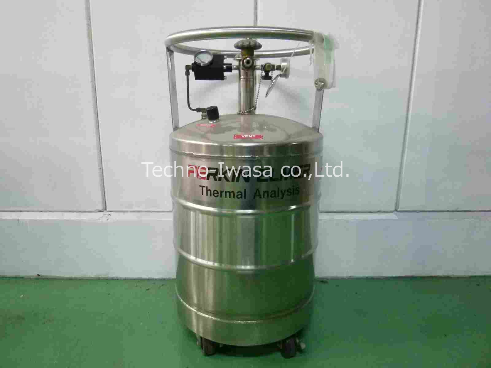 �t�̒��f�ۑ��e��