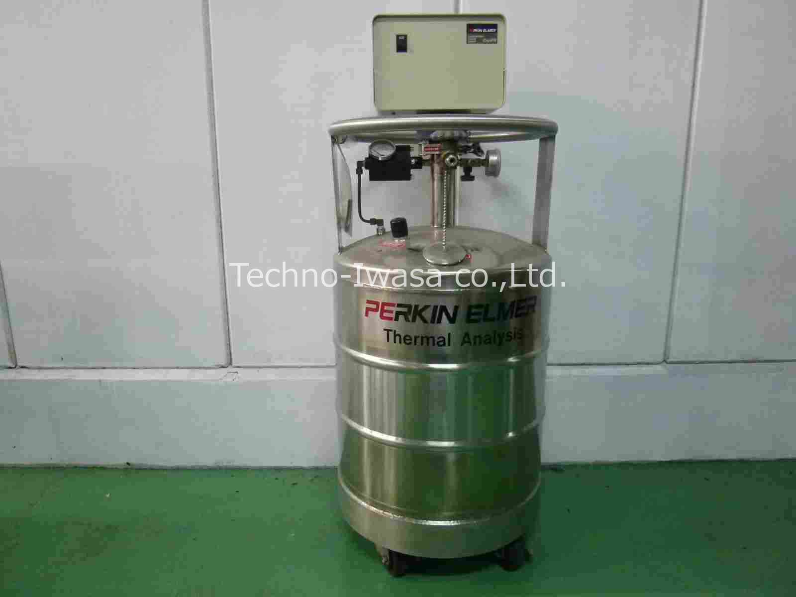 �t�̒��f�ۑ��e��