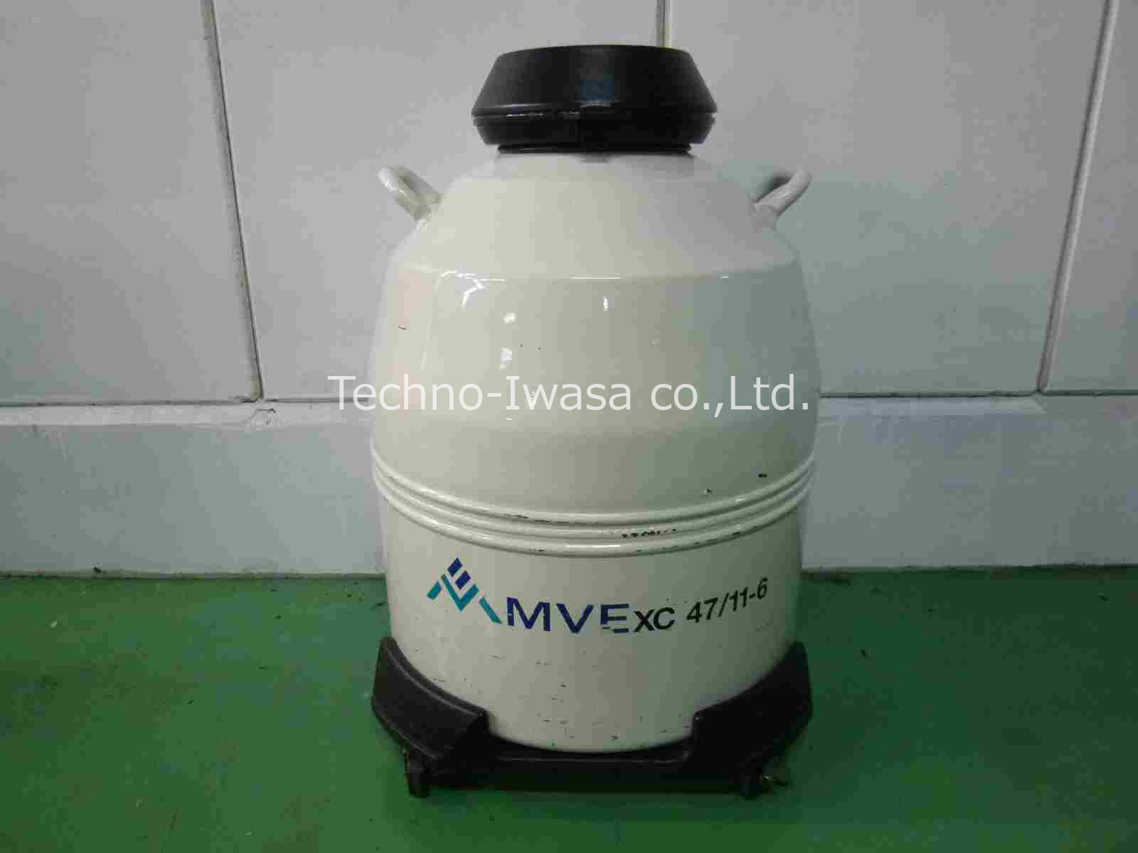 �t�̒��f�ۑ��e��