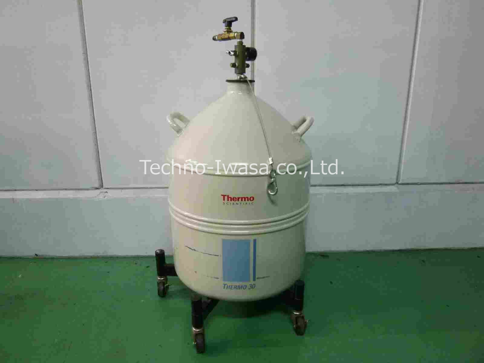 �t�̒��f�^���e��