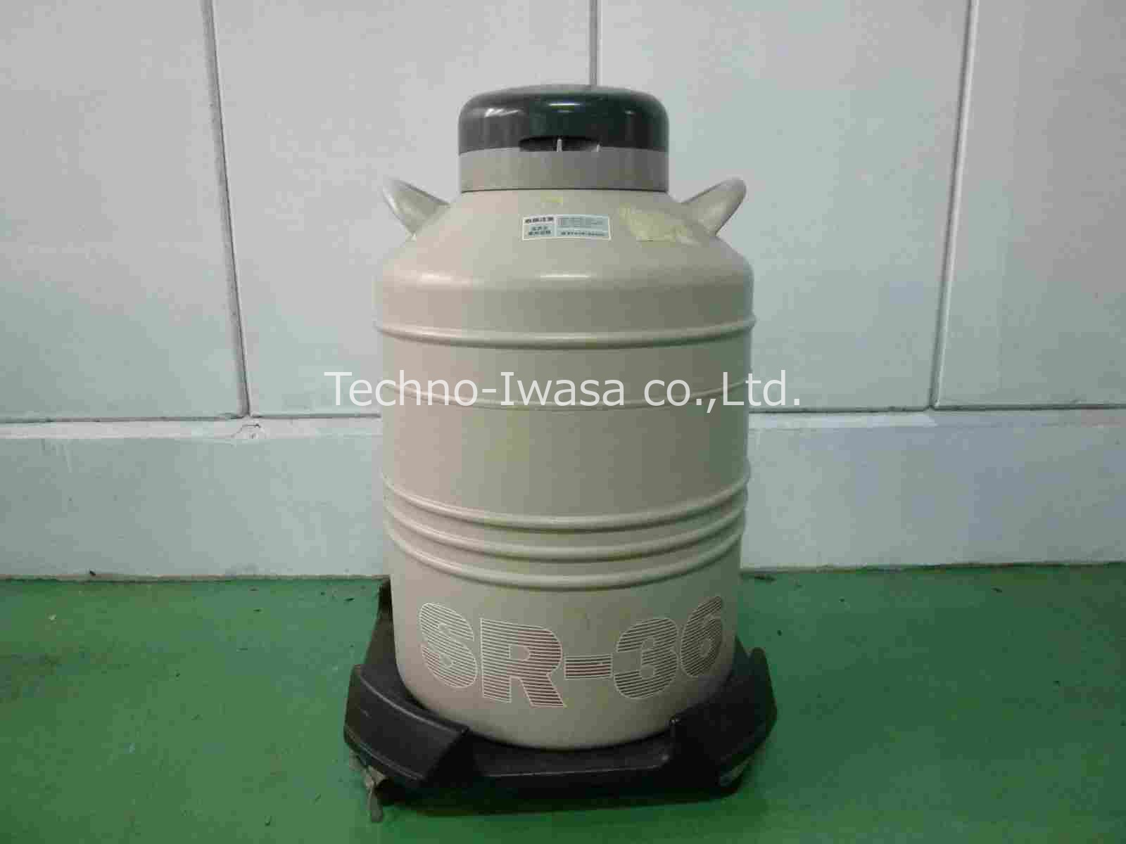 �t�̒��f�ۑ��e��