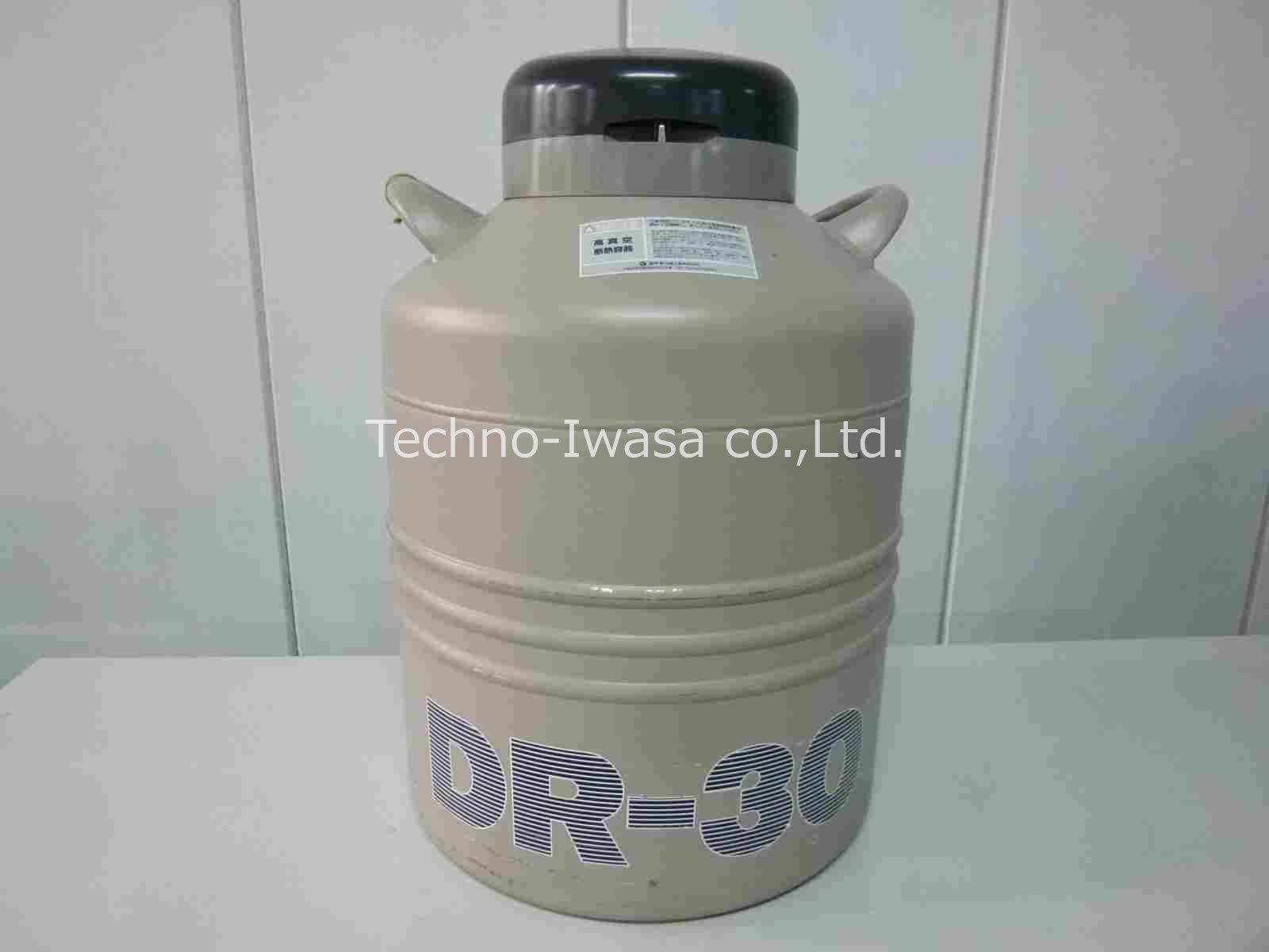 �t�̒��f�ۑ��e��