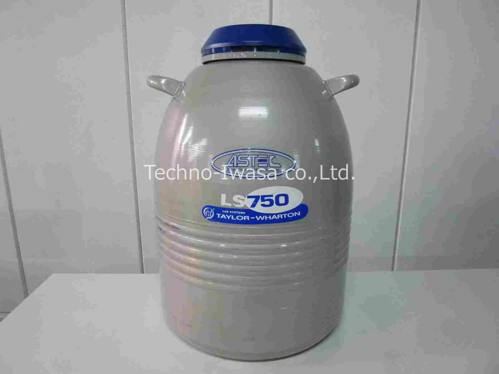 �t�̒��f�ۑ��e��