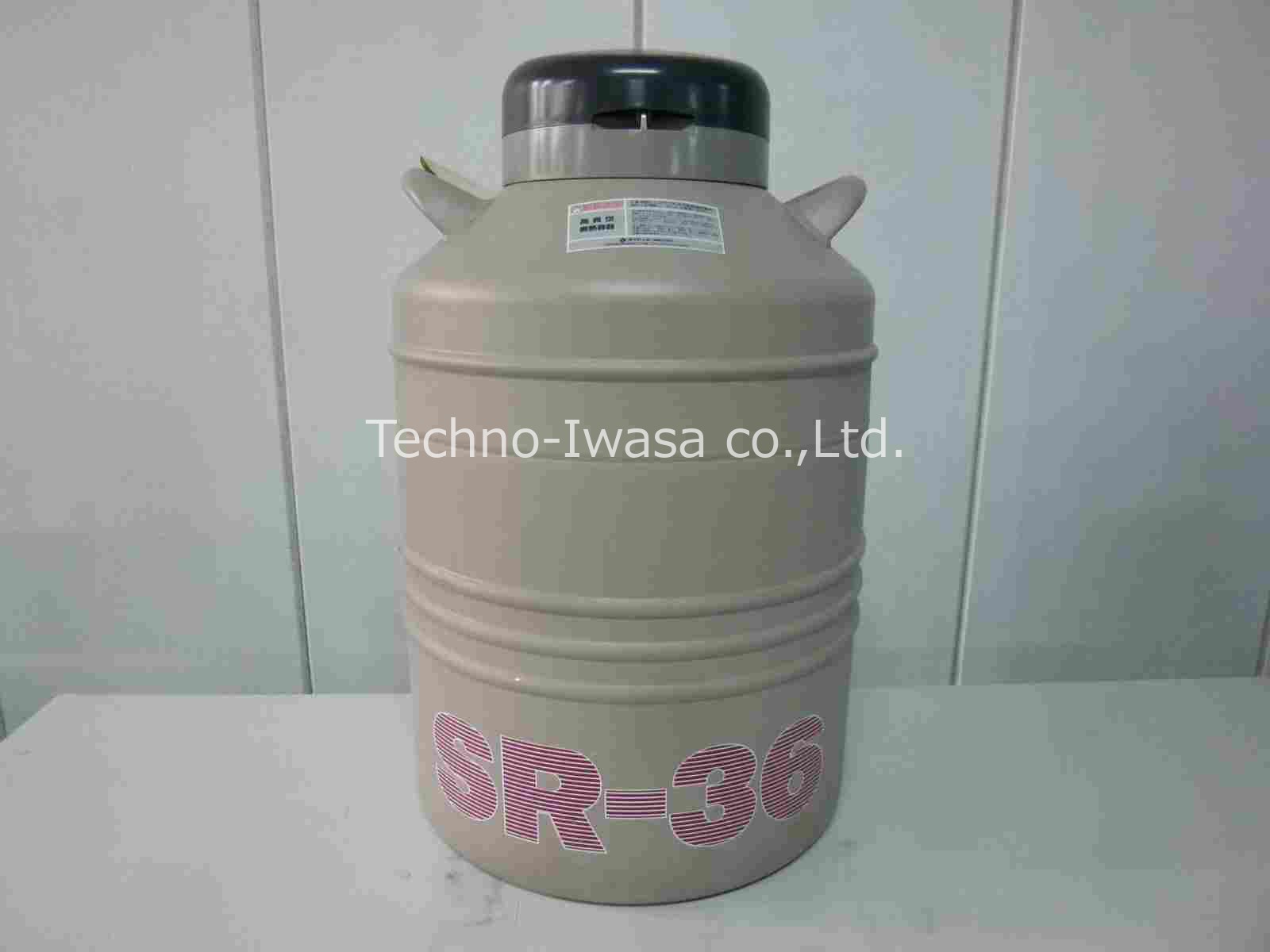 �t�̒��f�ۑ��e��