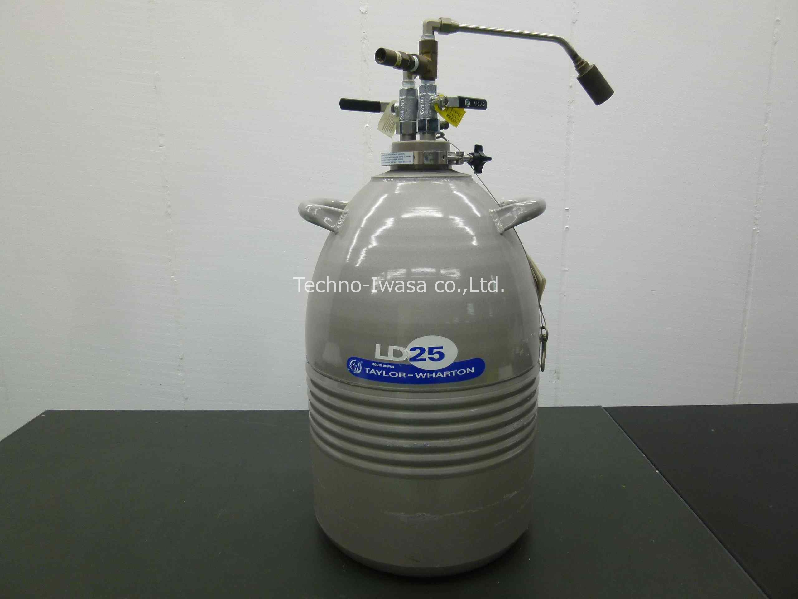 �t�̒��f�ۑ��e��