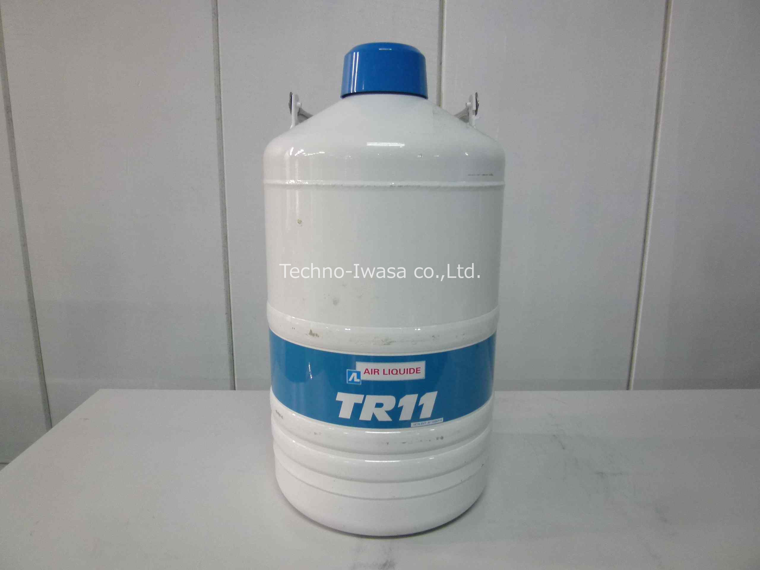 �t�̒��f�^���e��